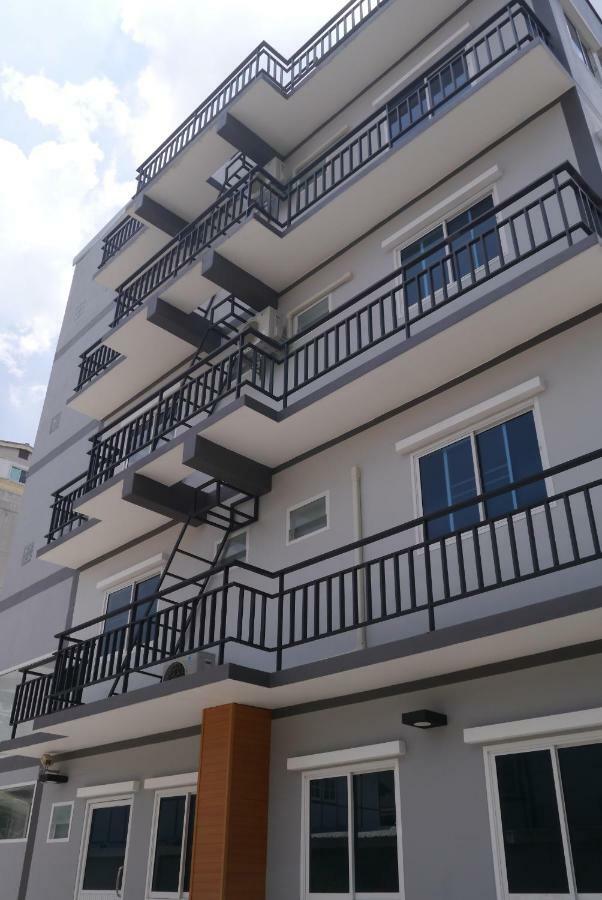 808 Bangkok Apartment Exterior photo